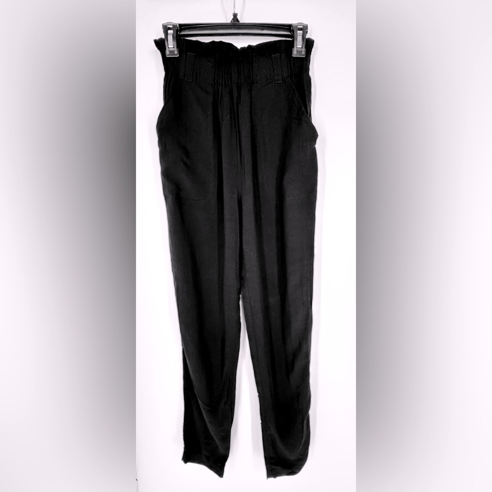 UK style French connection black high waisted paper bag pull on pants w/ pockets